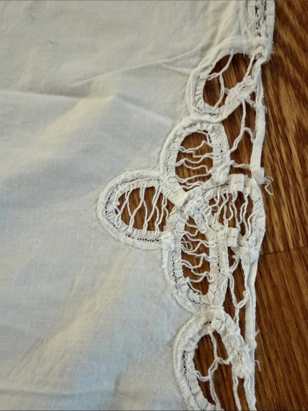 White Lace-Edged Table Runner and Doily Set